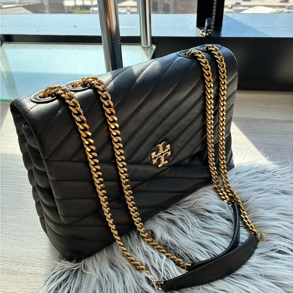 Tory Burch Black Kira Chevron Shoulder Bag - Picture 7 of 7